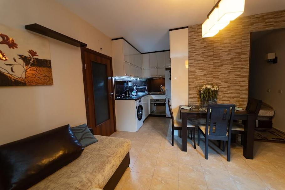 Апартамент За Гости Уют Burgas Exterior foto