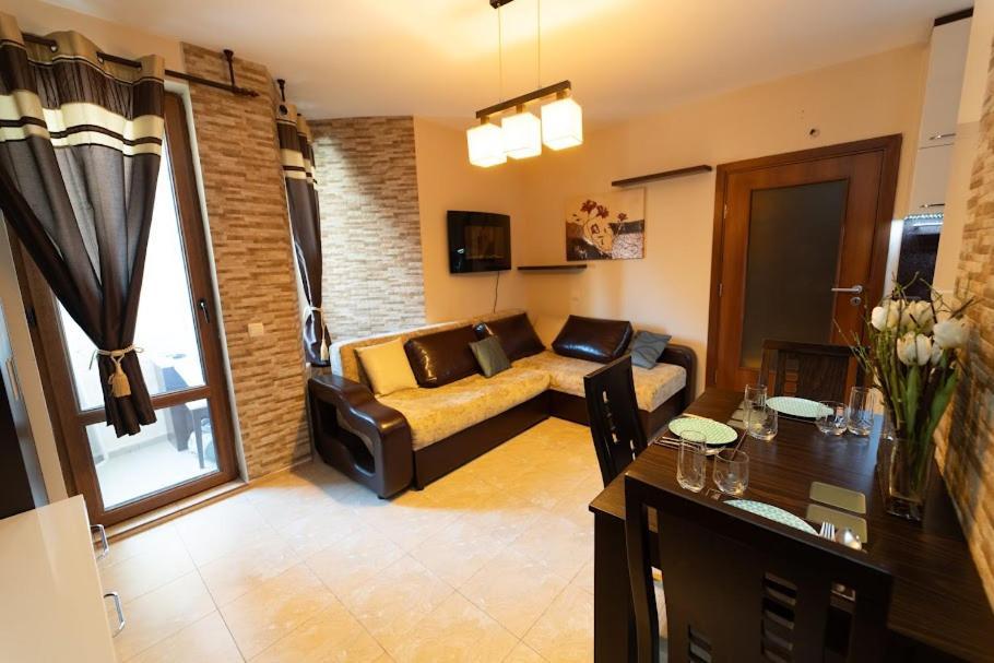 Апартамент За Гости Уют Burgas Exterior foto